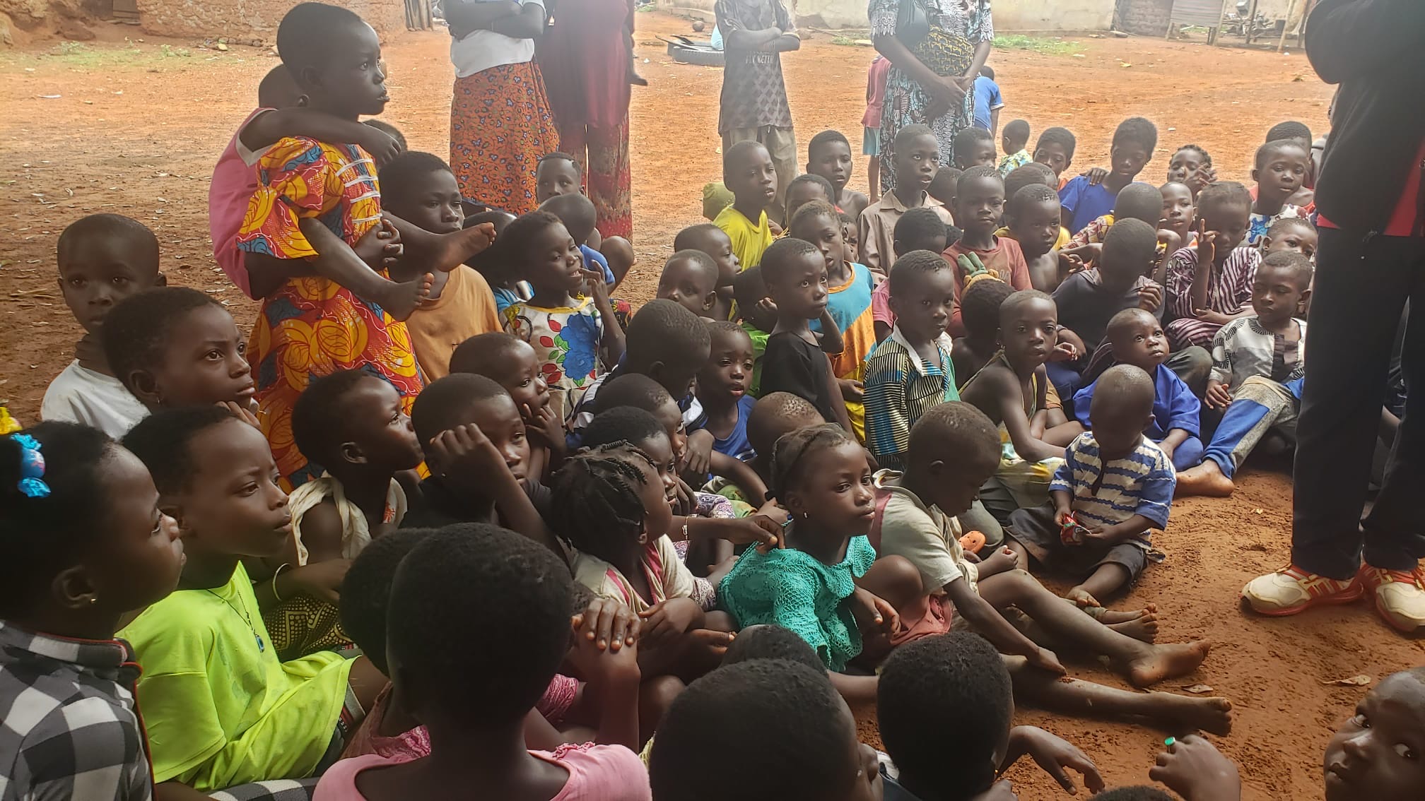 Smiling kids at Dorcas event